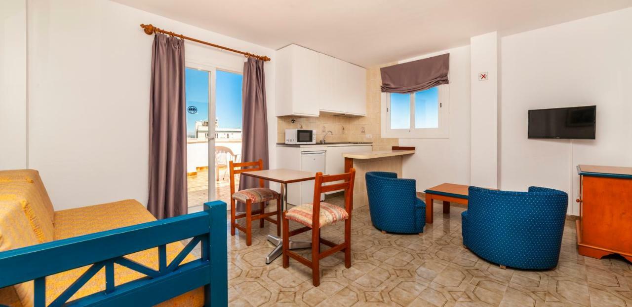 קאן פיקפורט Apartamentos Charlys Can Picafort מראה חיצוני תמונה