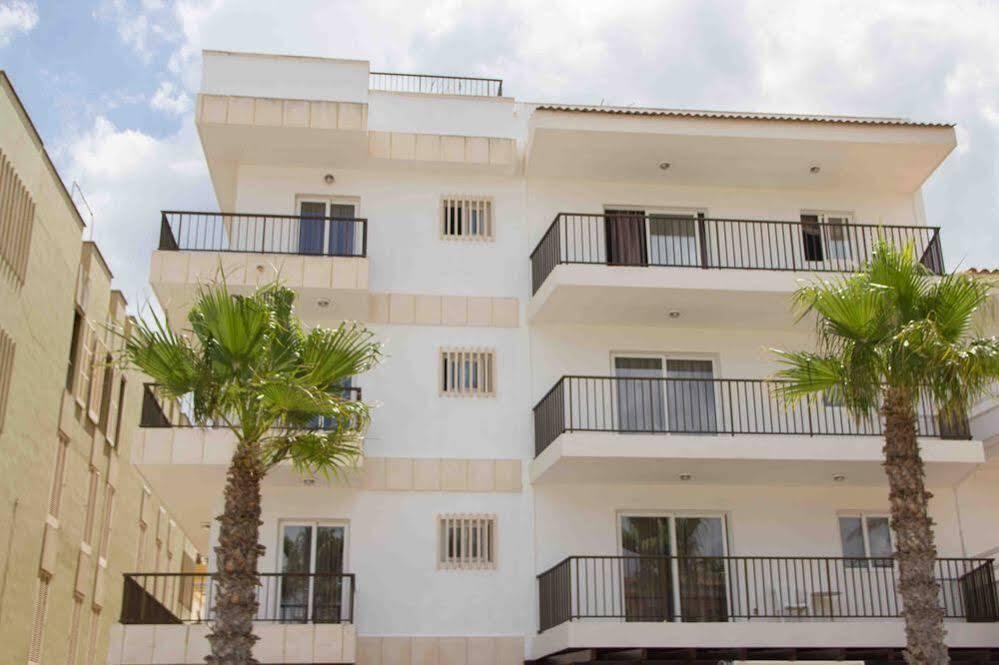 קאן פיקפורט Apartamentos Charlys Can Picafort מראה חיצוני תמונה