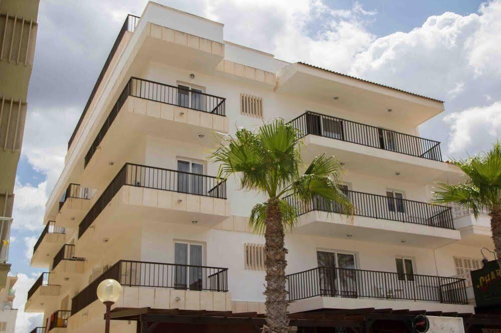 קאן פיקפורט Apartamentos Charlys Can Picafort מראה חיצוני תמונה